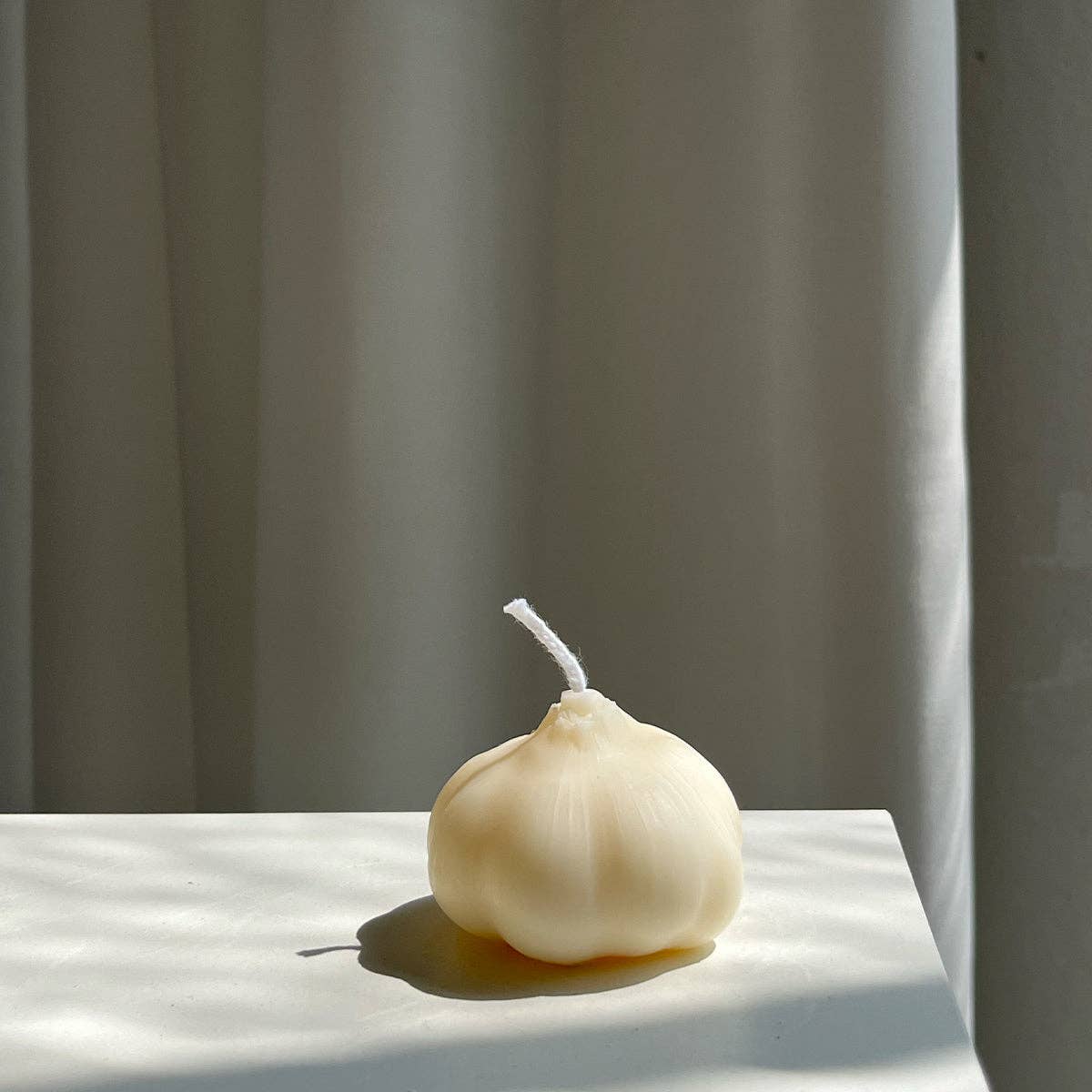 Garlic Candle — Sculptural Soy Wax Decor (2" H × 2.2" W × 2.5" D)