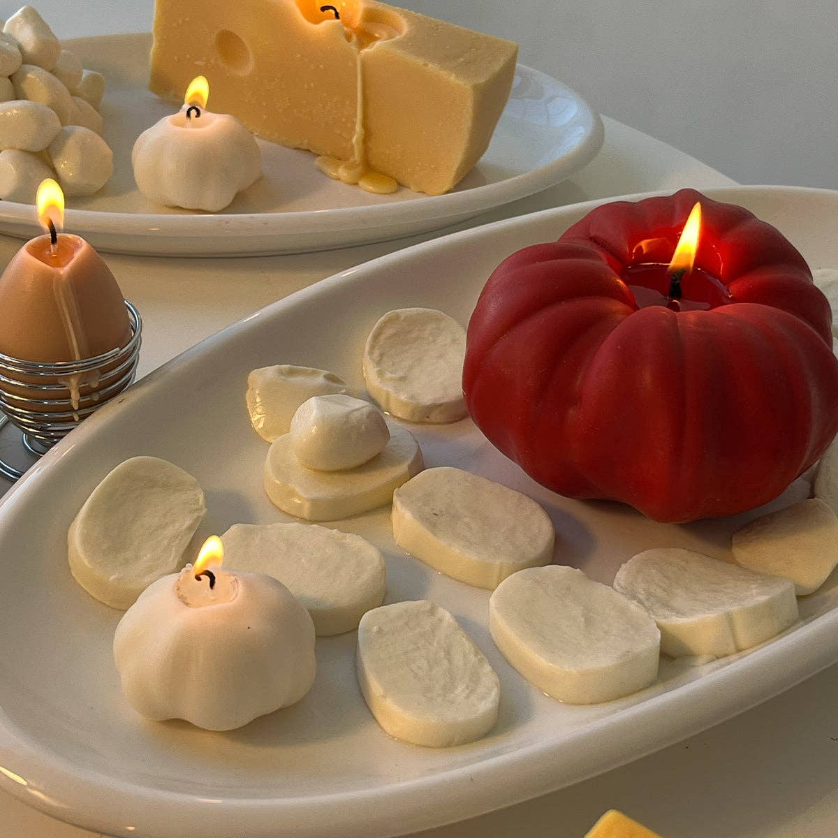 Garlic Candle — Sculptural Soy Wax Decor (2" H × 2.2" W × 2.5" D)