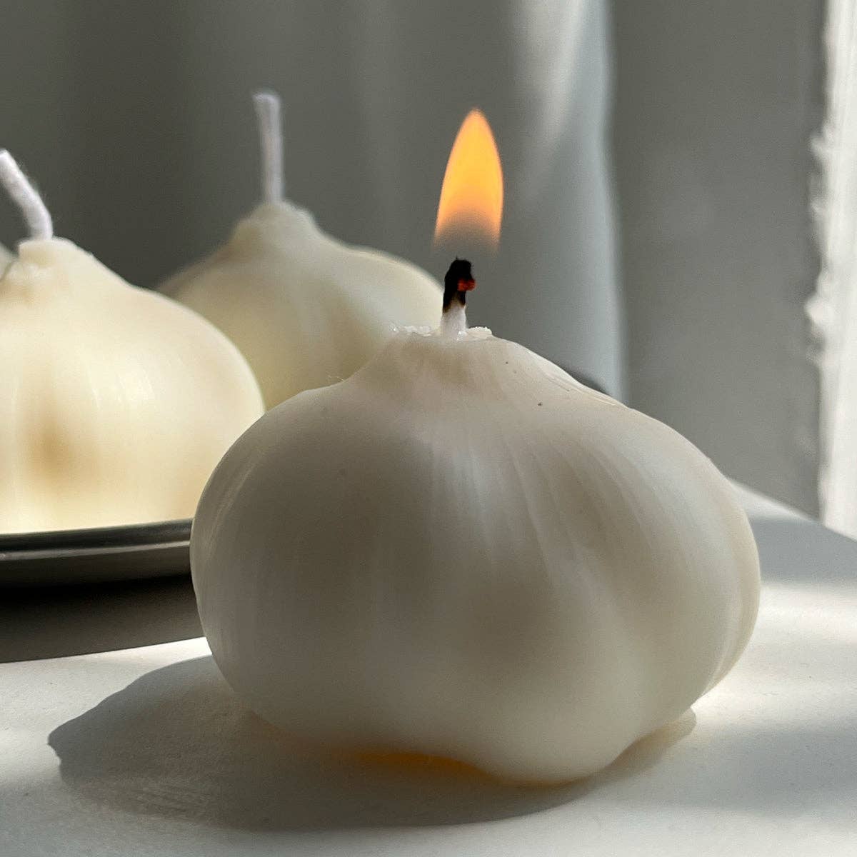 Garlic Candle — Sculptural Soy Wax Decor (2" H × 2.2" W × 2.5" D)