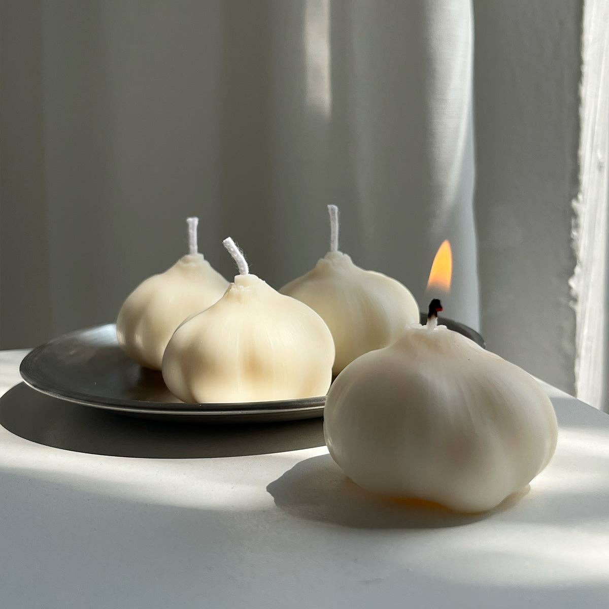 Garlic Candle — Sculptural Soy Wax Decor (2" H × 2.2" W × 2.5" D)