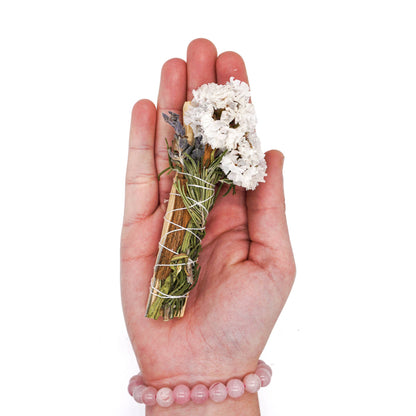 Palo Santo Smudge — Farm-Crafted Bundle with Lavender, Rosemary, Cinnamon & White Sinuata