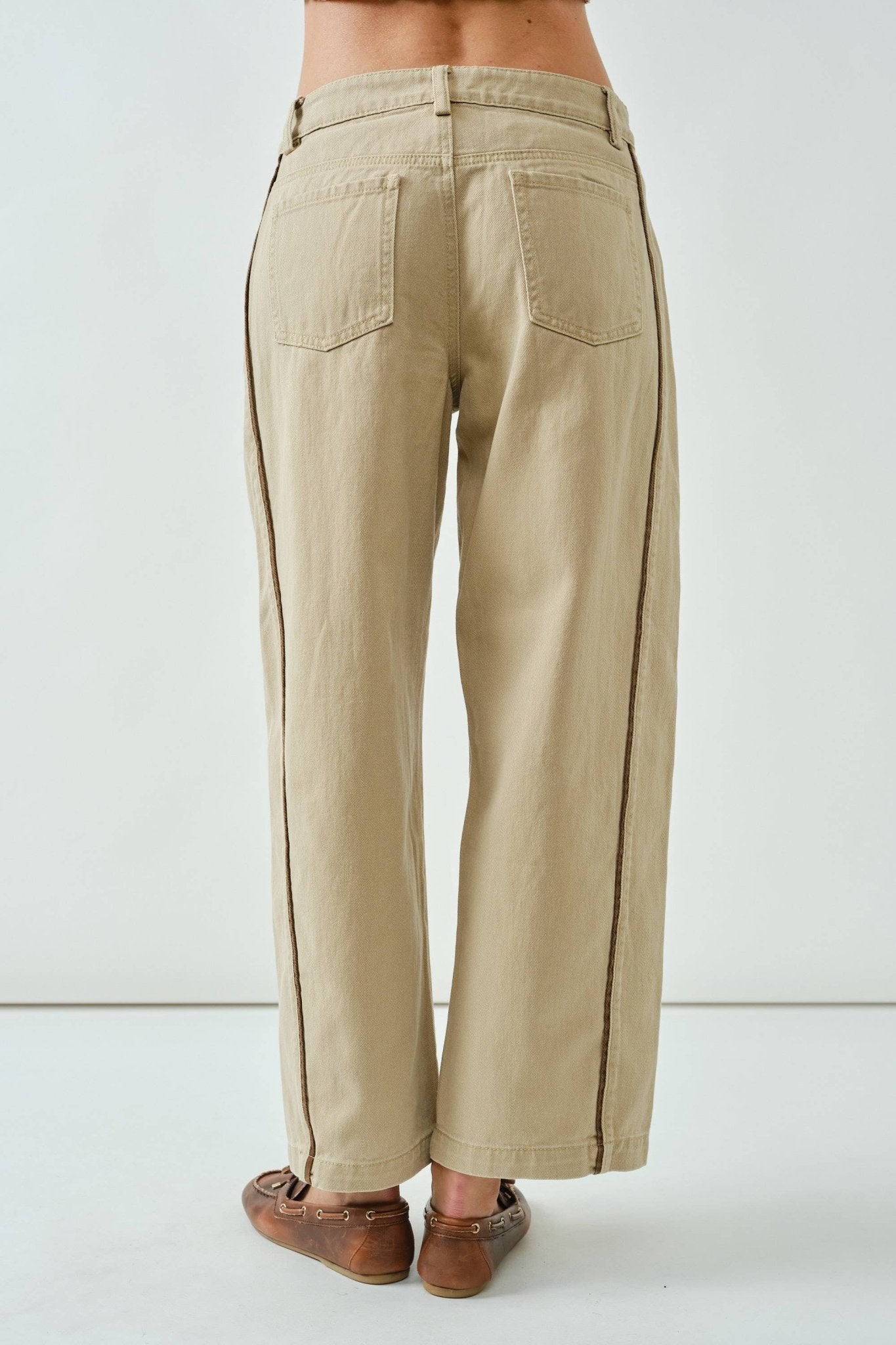 Aaron & Amber - LINE DETAIL COMFY COLOR DENIM BARREL PANTS - Dear John