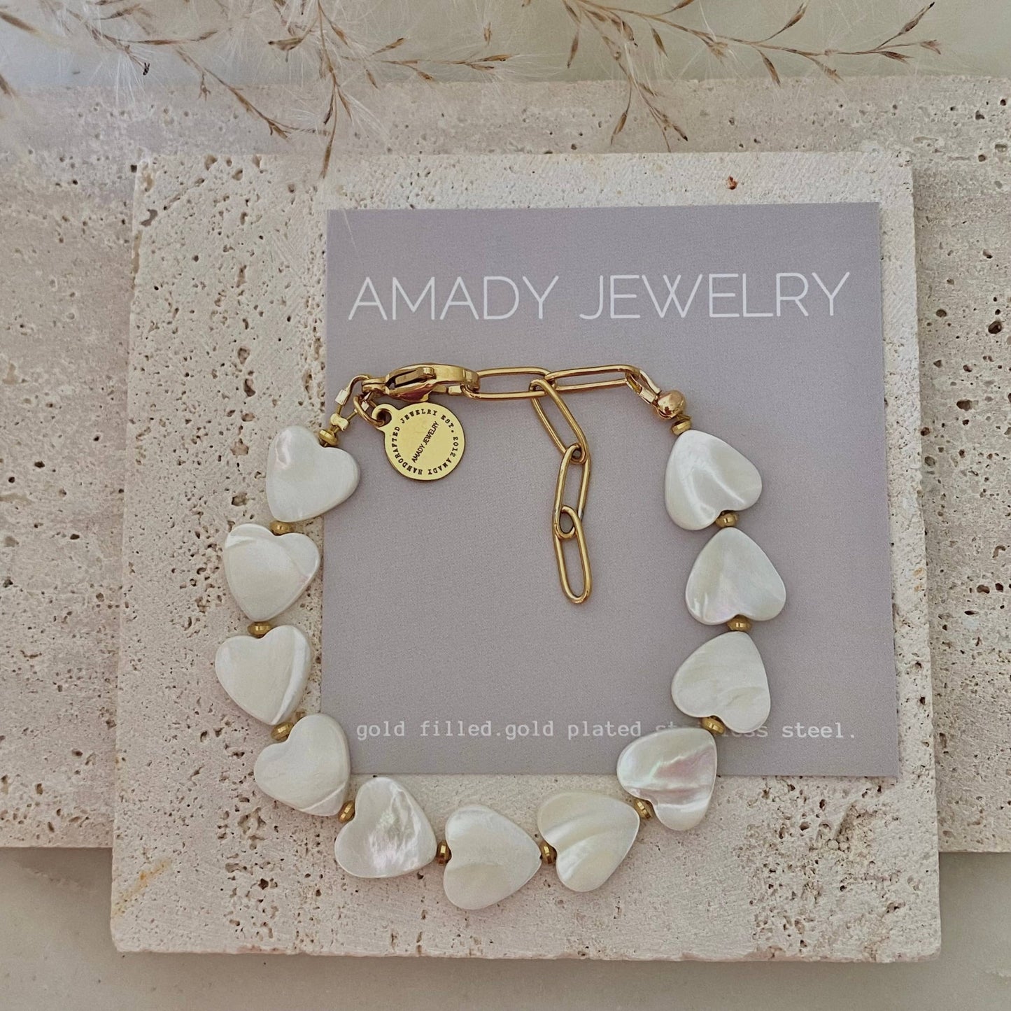 Amady Jewelry - Heart Shaped Pearl Shell Bracelet 18k gold plated - Dear John
