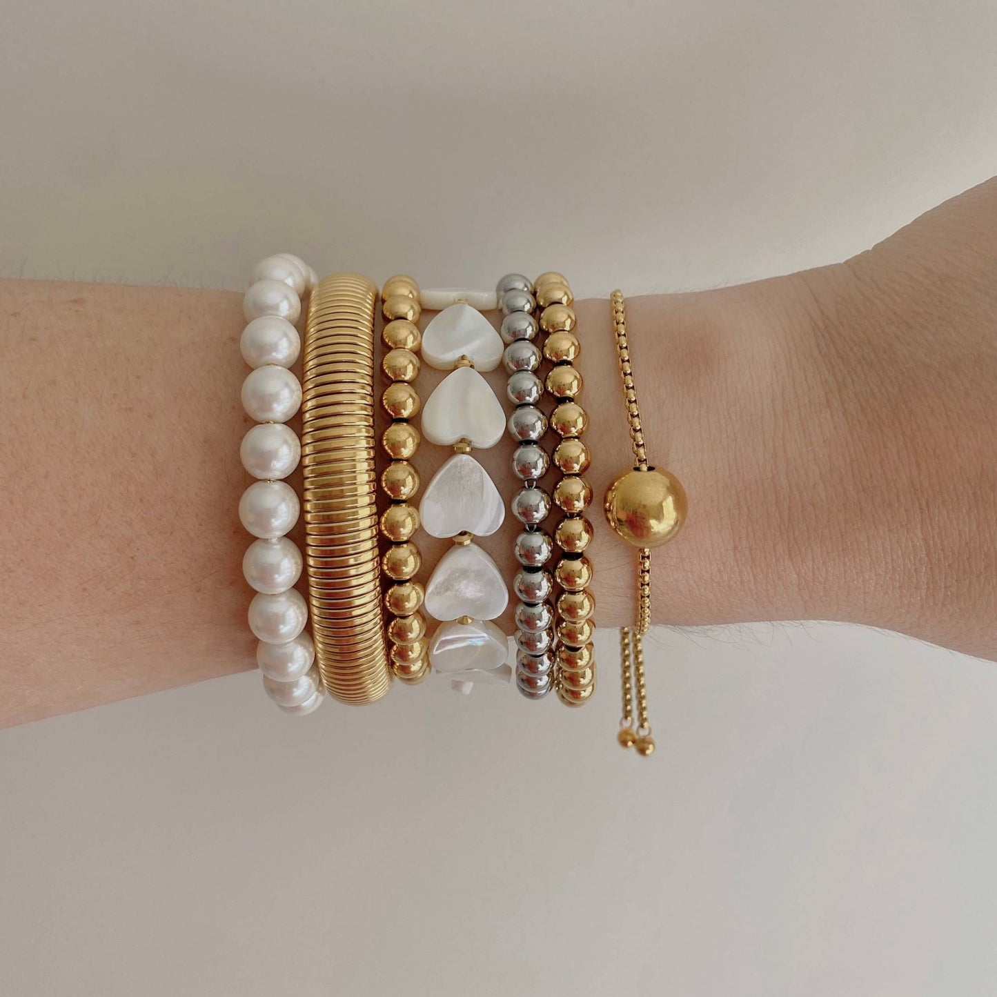 Amady Jewelry - Heart Shaped Pearl Shell Bracelet 18k gold plated - Dear John