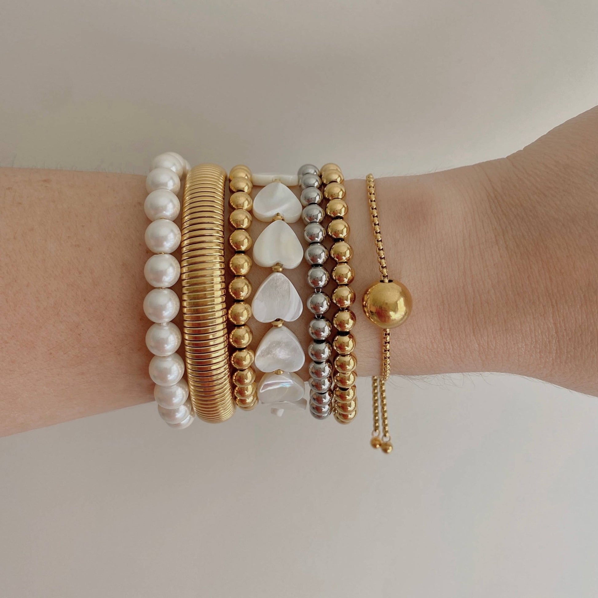 Amady Jewelry - Heart Shaped Pearl Shell Bracelet 18k gold plated - Dear John