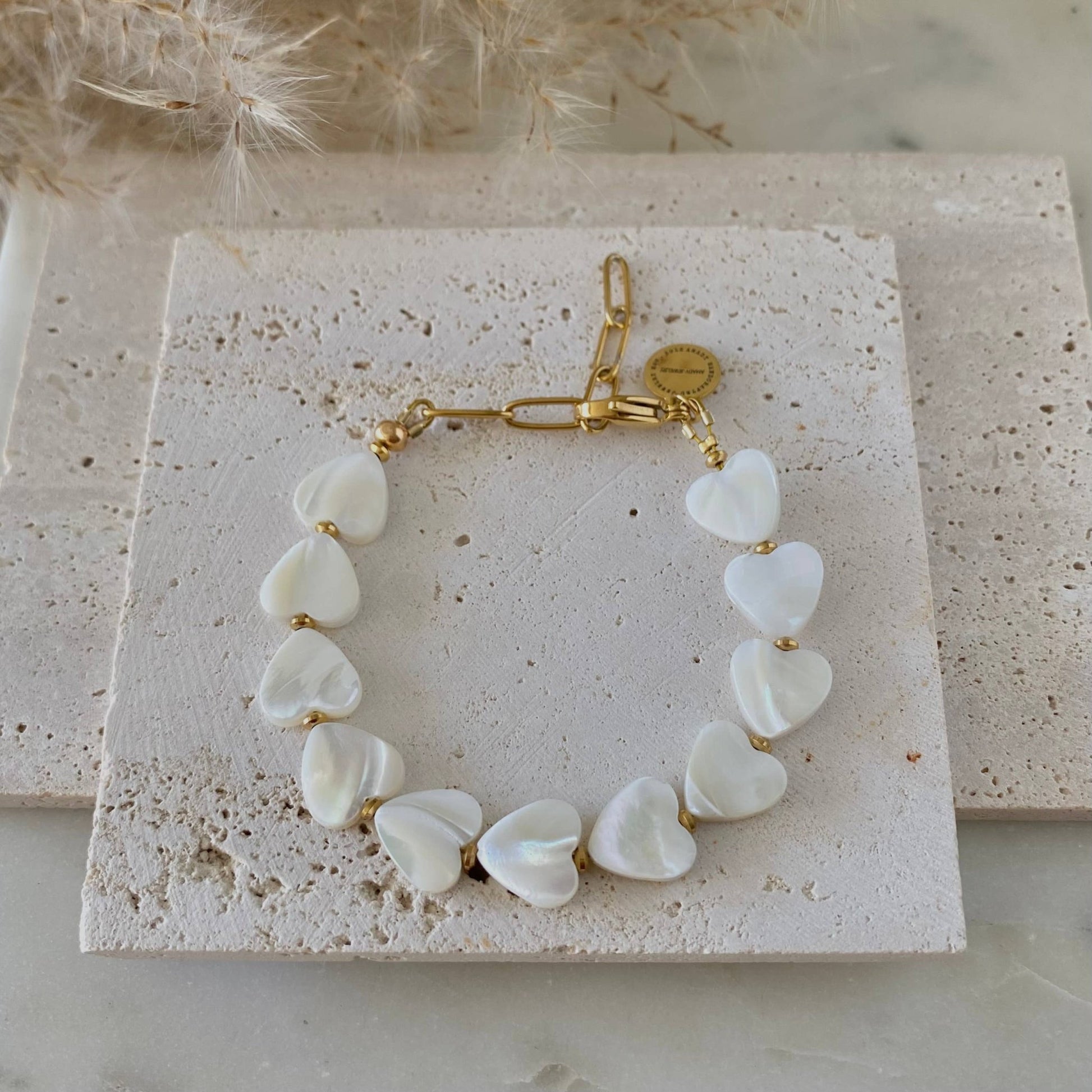 Amady Jewelry - Heart Shaped Pearl Shell Bracelet 18k gold plated - Dear John