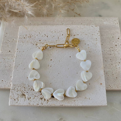 Amady Jewelry - Heart Shaped Pearl Shell Bracelet 18k gold plated - Dear John