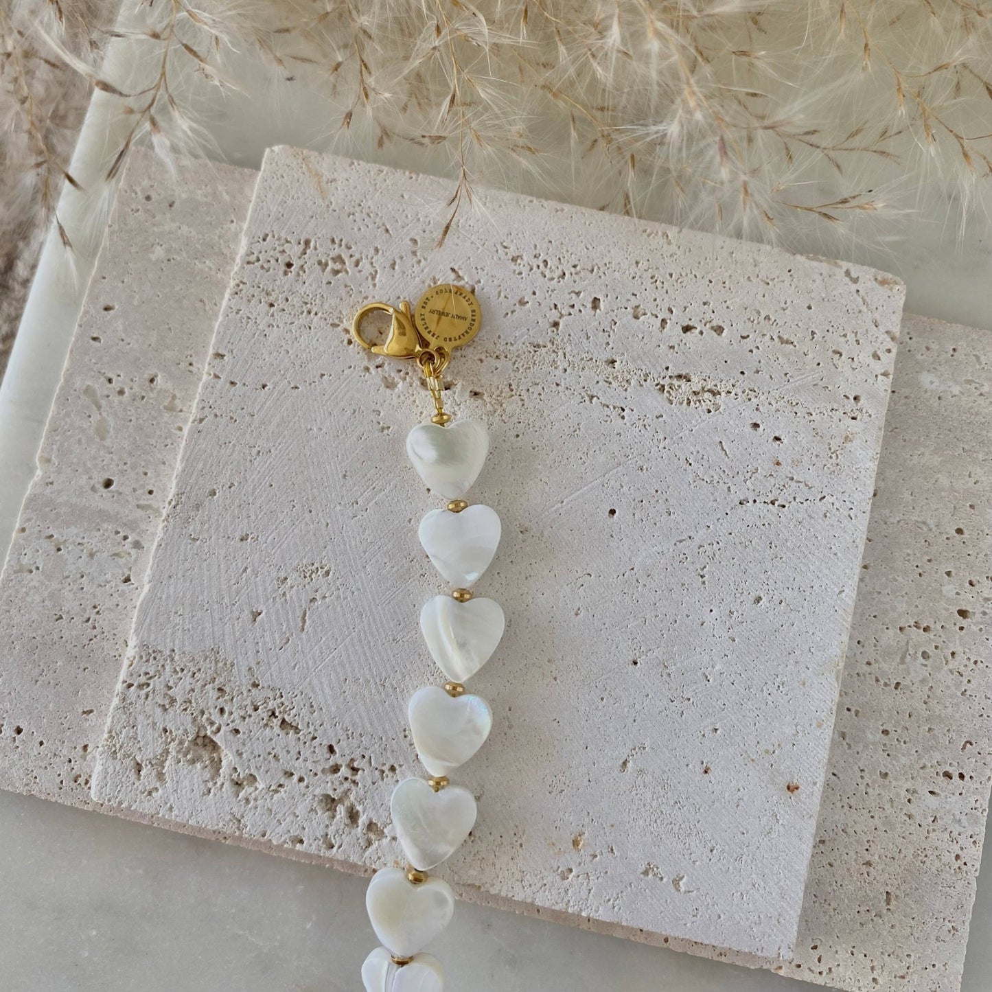 Amady Jewelry - Heart Shaped Pearl Shell Bracelet 18k gold plated - Dear John
