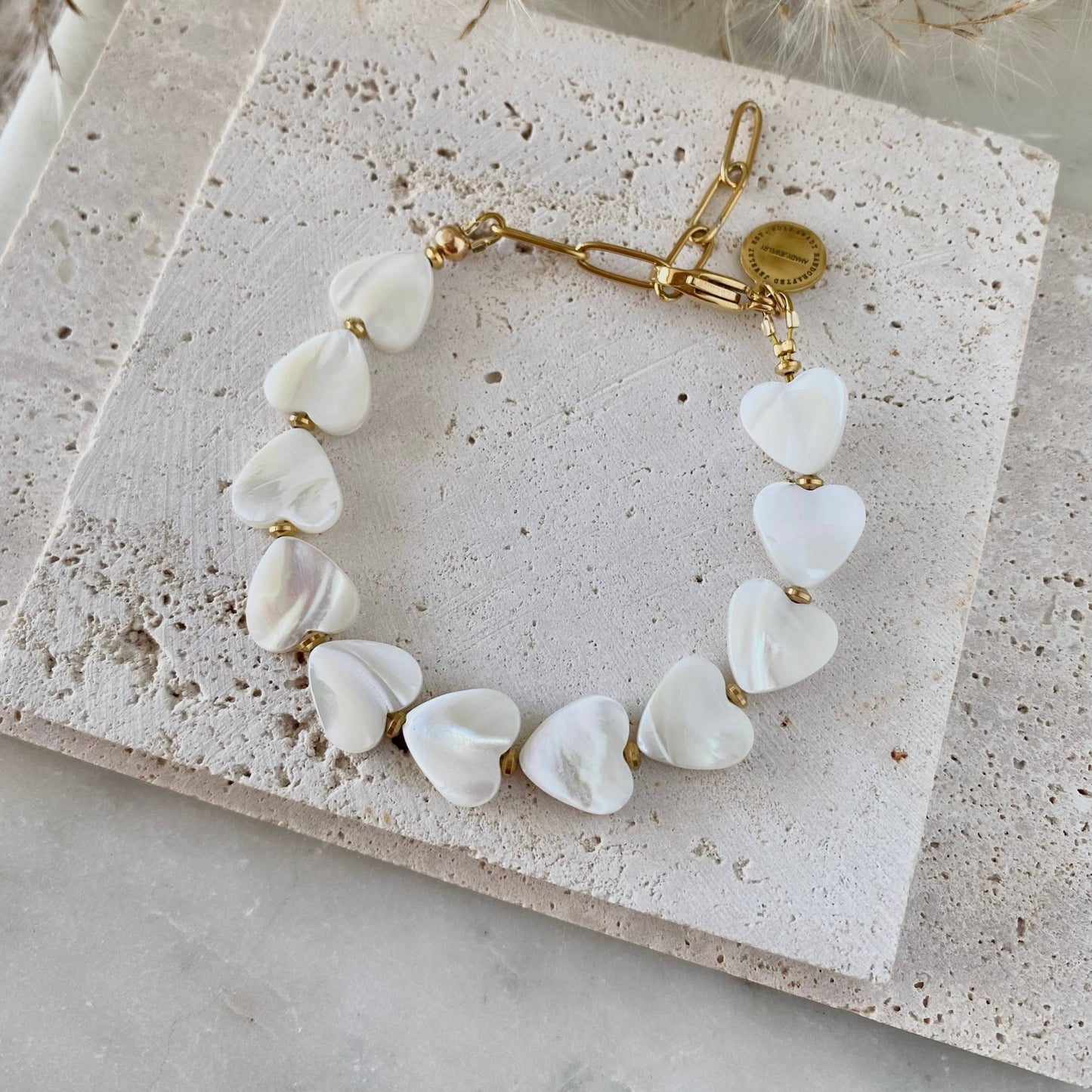 Amady Jewelry - Heart Shaped Pearl Shell Bracelet 18k gold plated - Dear John