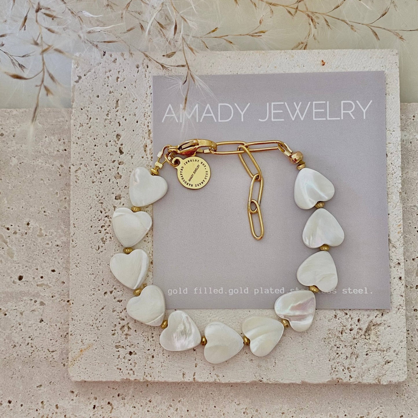 Amady Jewelry - Heart Shaped Pearl Shell Bracelet 18k gold plated - Dear John