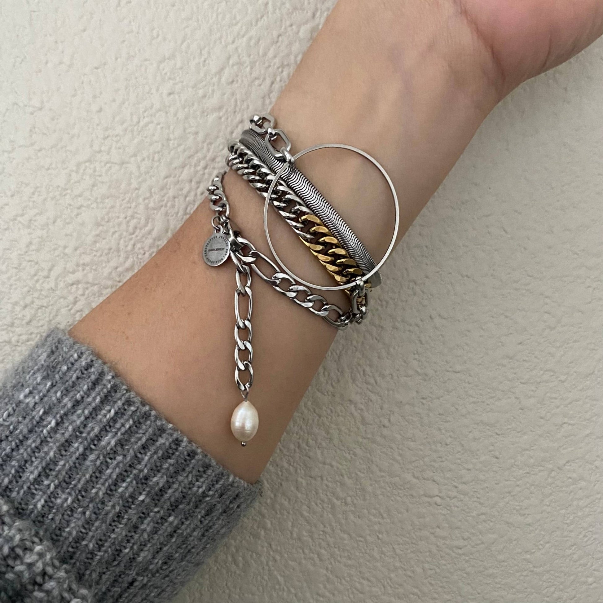Amady Jewelry - Infinity round charm statement chain bracelet 18k Gold Plate - Dear John