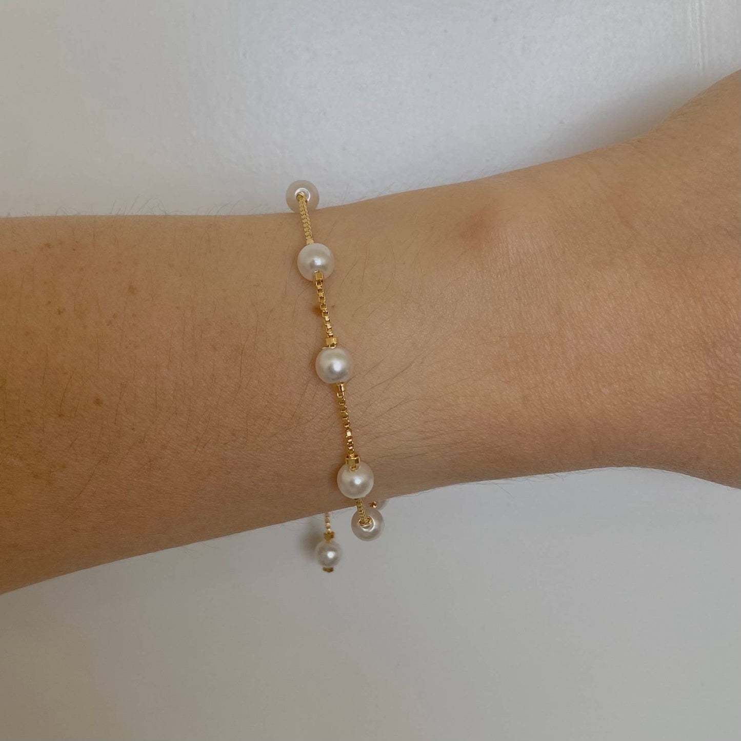 Amady Jewelry - Pearls Adjustable Beaded Bracelet 18k Gold Filled boxy chain - Dear John