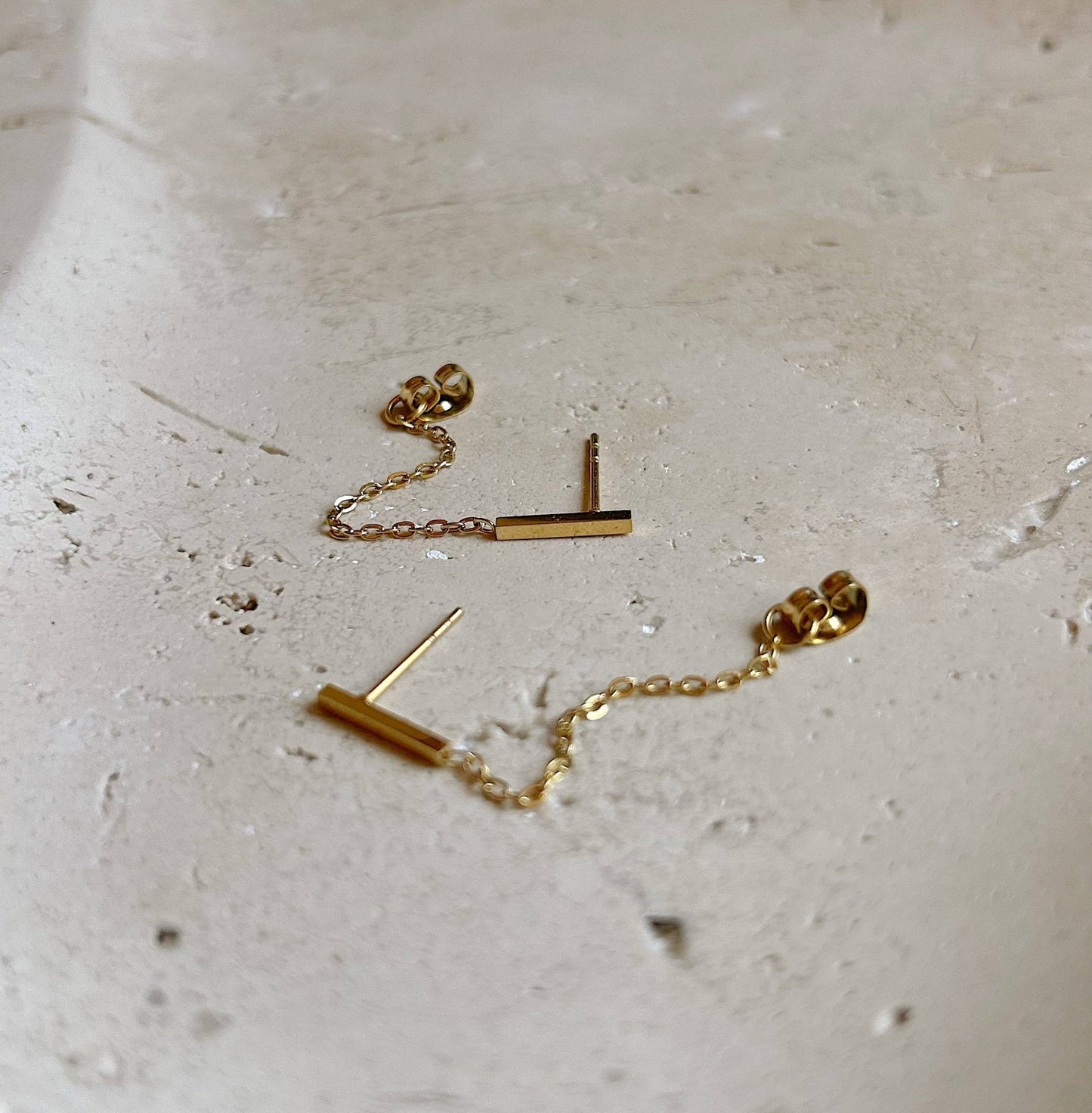 Boem Collection - Noa Chain Huggies | Gold Bar Chain Huggie Earrings - Dear John