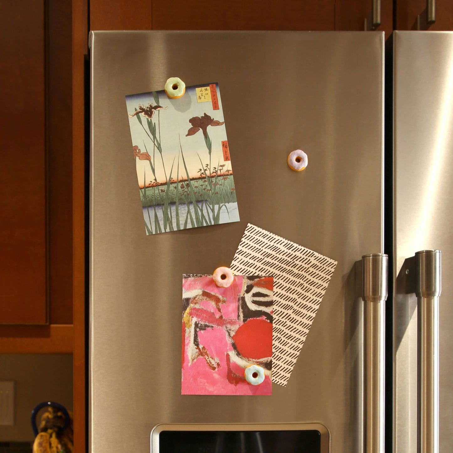 Colorful DONUT magnets ICONIC packaging s/4 - Dear John