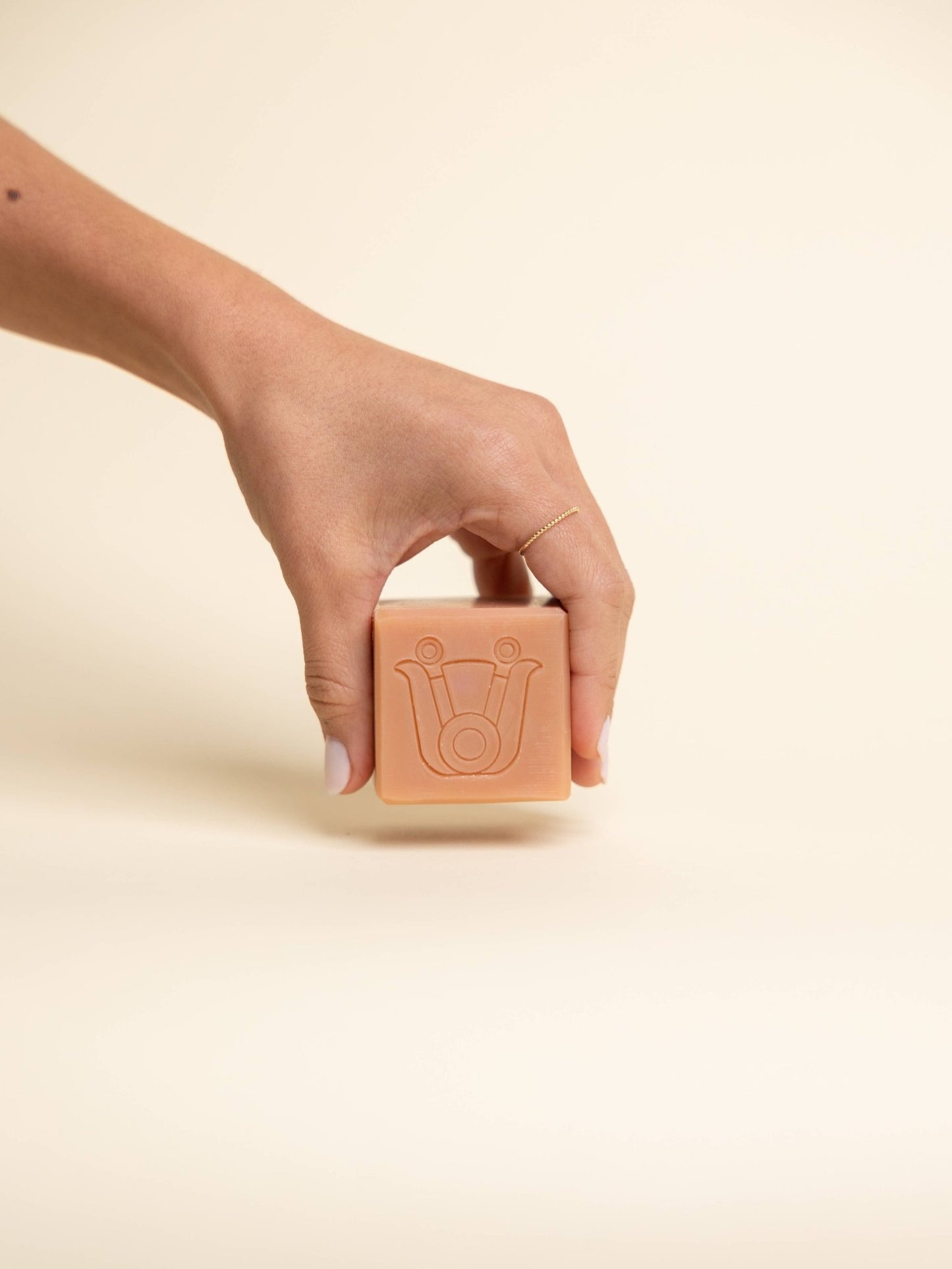 DIOSA - Skin - softening Rose Clay + Flower Petals - Dear John