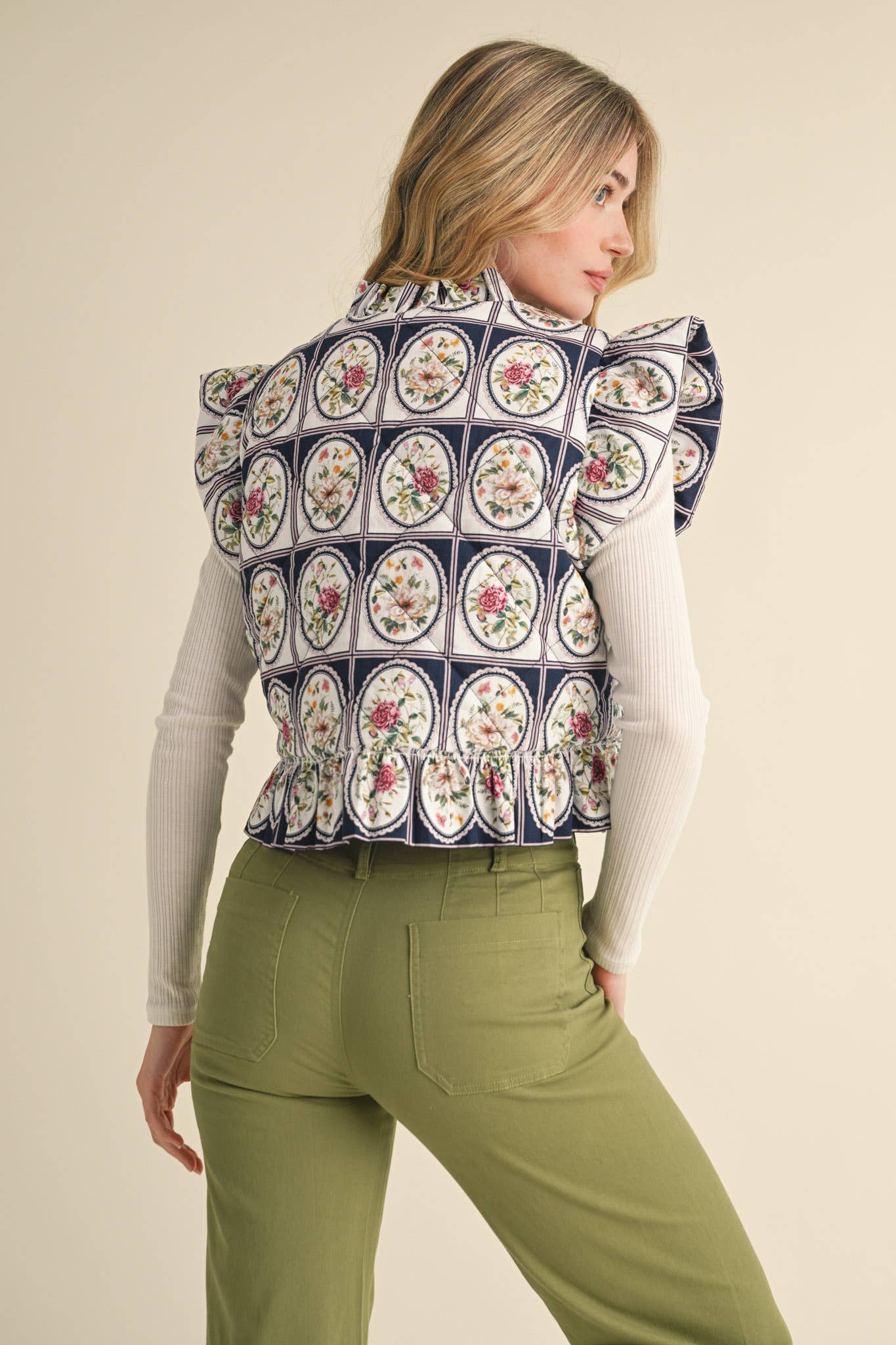 &MERCI - EXCLUSIVE PRINT FLUTTER SLEEVE FLORAL PUFF VEST - Dear John