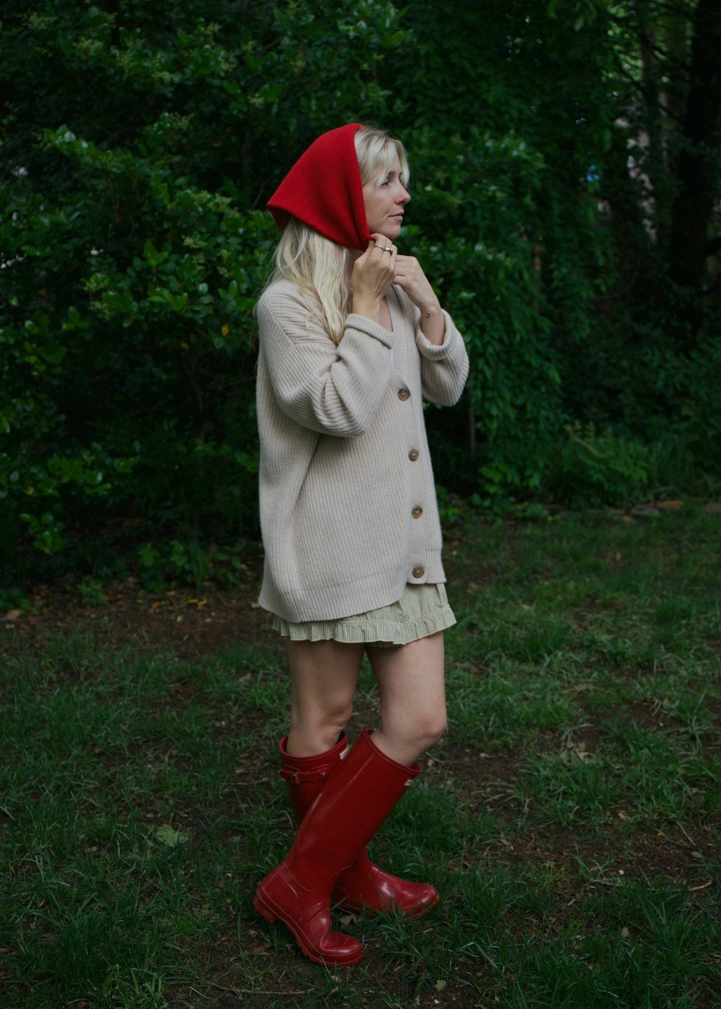 STRAWBERRY TRIANGLE SCARF - Dear John