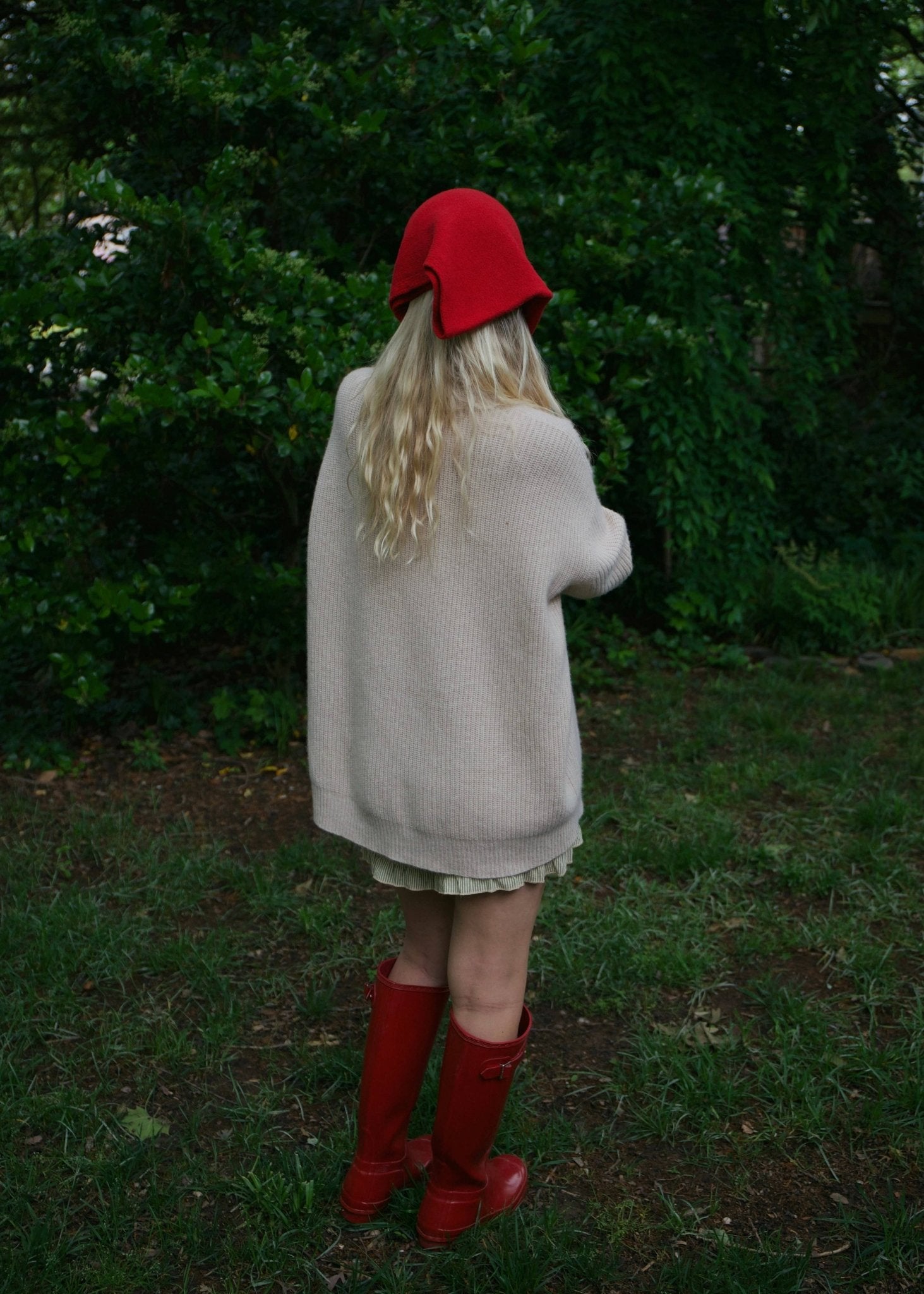 STRAWBERRY TRIANGLE SCARF - Dear John