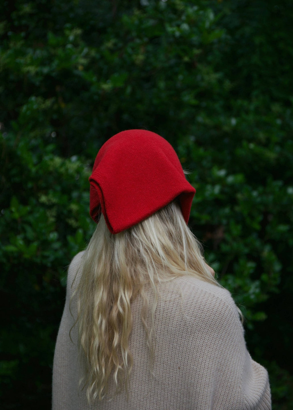 STRAWBERRY TRIANGLE SCARF - Dear John