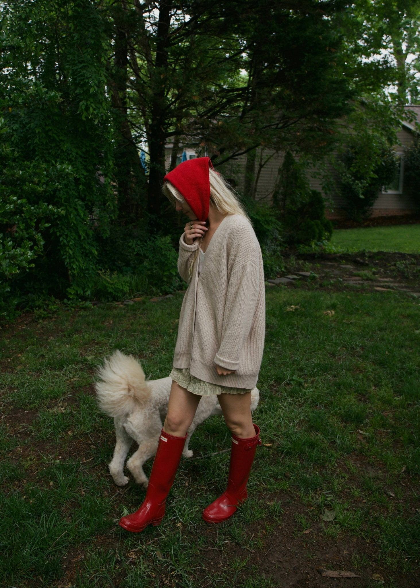 STRAWBERRY TRIANGLE SCARF - Dear John